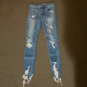 AMERICAN EAGLE JEANS. size 4, stretch material!